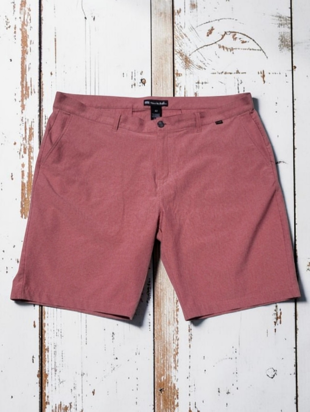 Travis Mathew Size-42 Men's Flat Front Shorts in Dusty Red. EUC LIKE NEW